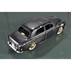 Dinky Toys France 24B Peugeot 403 - Noir / Black