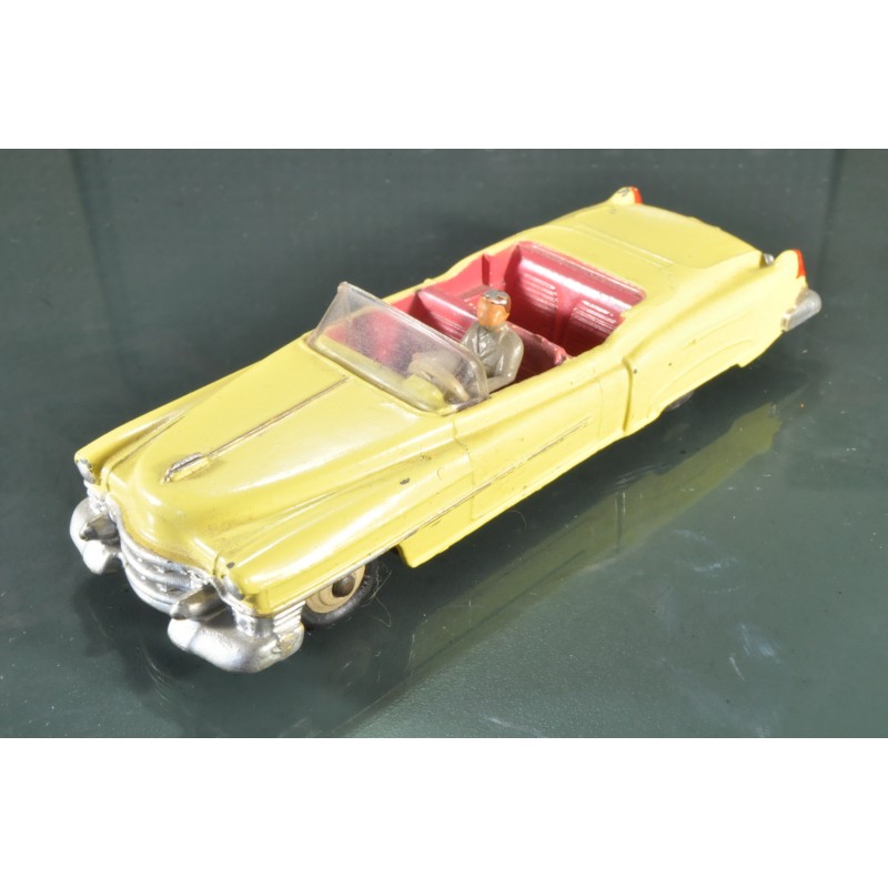 Dinky Toys GB 131 Cadillac Eldorado Convertible - jaune